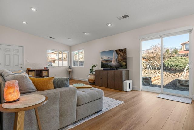 6920 Shale Avenue NE, Albuquerque, NM 87113