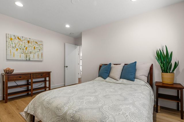 6920 Shale Avenue NE, Albuquerque, NM 87113