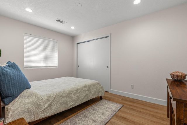 6920 Shale Avenue NE, Albuquerque, NM 87113