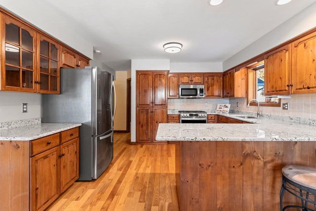 3410 GLENDALE AVENUE, Howard, WI 54313