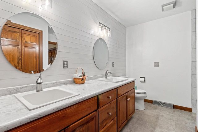 3410 GLENDALE AVENUE, Howard, WI 54313