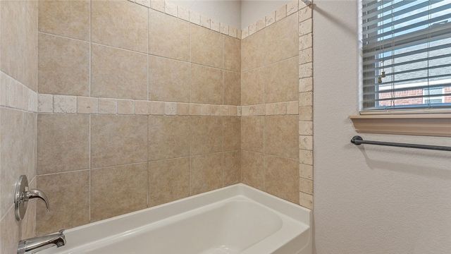 410 Torino Place, Centerton, AR 72719
