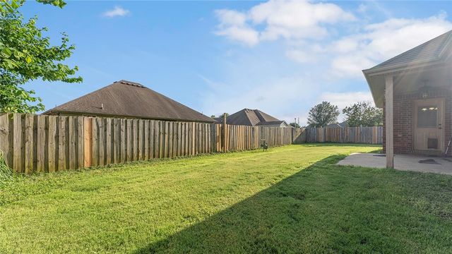 410 Torino Place, Centerton, AR 72719