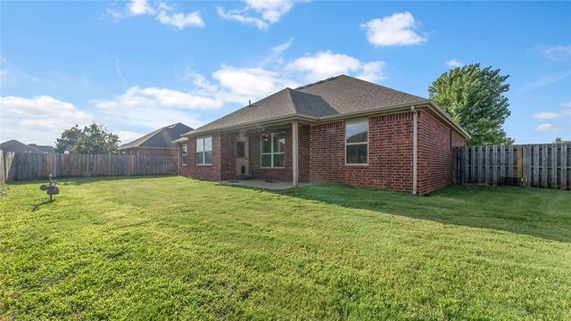 410 Torino Place, Centerton, AR 72719