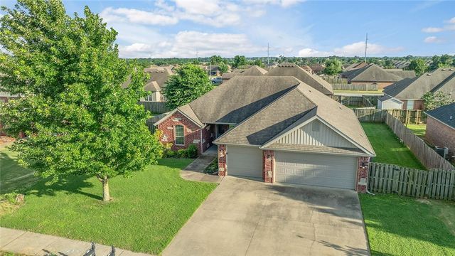 410 Torino Place, Centerton, AR 72719