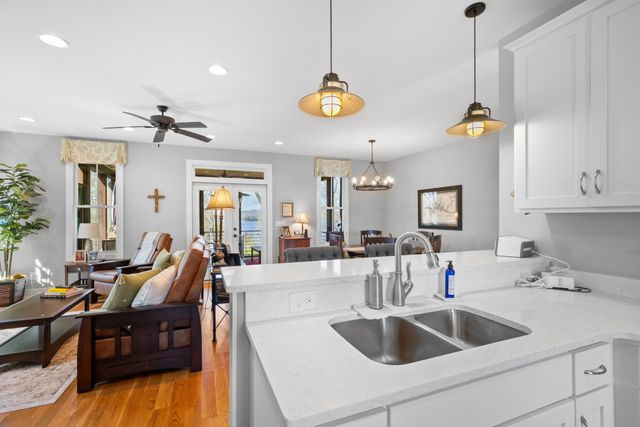 369 Fanning Bend Dr, Winchester, TN 37398