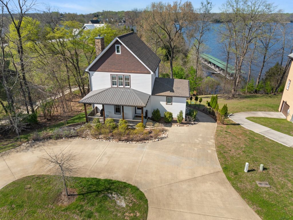 369 Fanning Bend Dr, Winchester, TN 37398