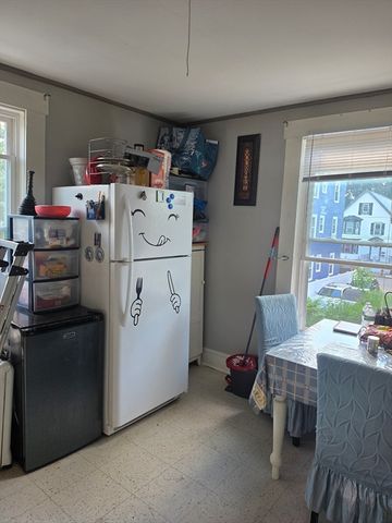 31 Groveland 2, Lynn, MA 01902