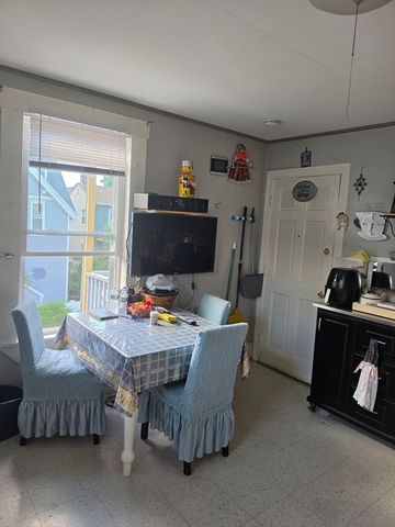 31 Groveland 2, Lynn, MA 01902
