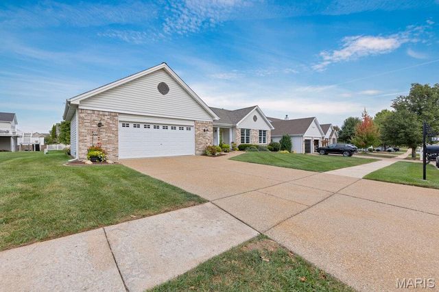 421 Jacobs Place Drive, St Peters, MO 63376