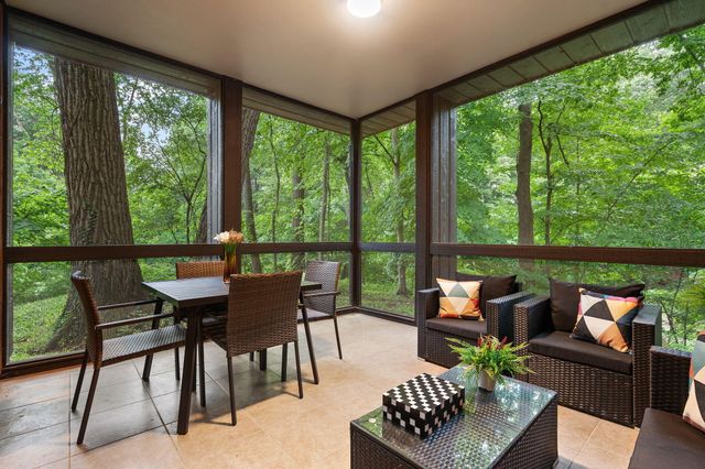 2403 Sherwood Drive, Valparaiso, IN 46385