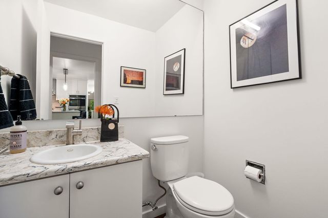 2403 Sherwood Drive, Valparaiso, IN 46385