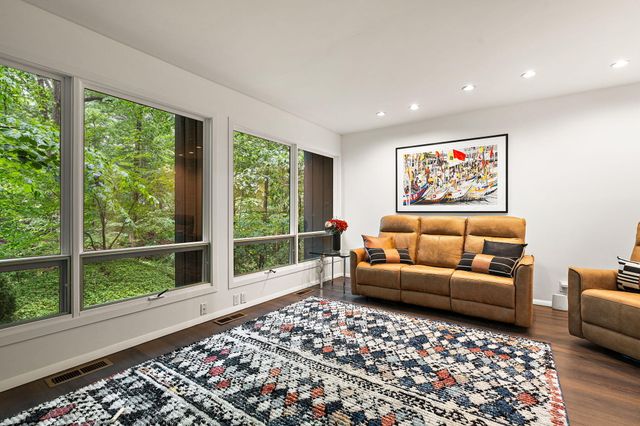 2403 Sherwood Drive, Valparaiso, IN 46385