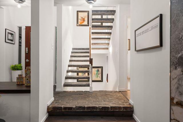 2403 Sherwood Drive, Valparaiso, IN 46385