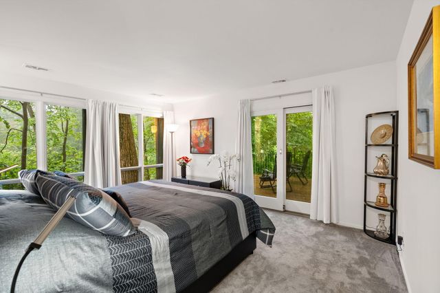 2403 Sherwood Drive, Valparaiso, IN 46385