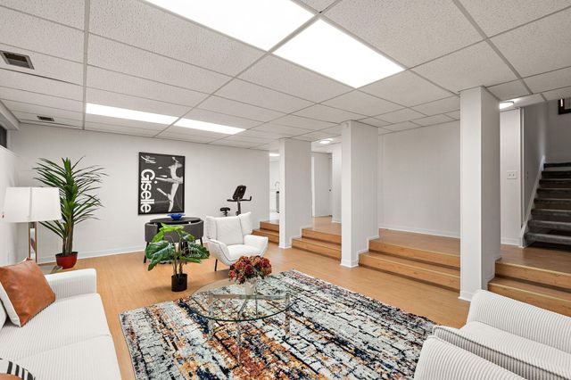 2403 Sherwood Drive, Valparaiso, IN 46385
