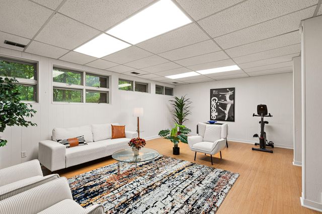 2403 Sherwood Drive, Valparaiso, IN 46385
