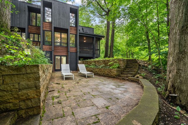 2403 Sherwood Drive, Valparaiso, IN 46385