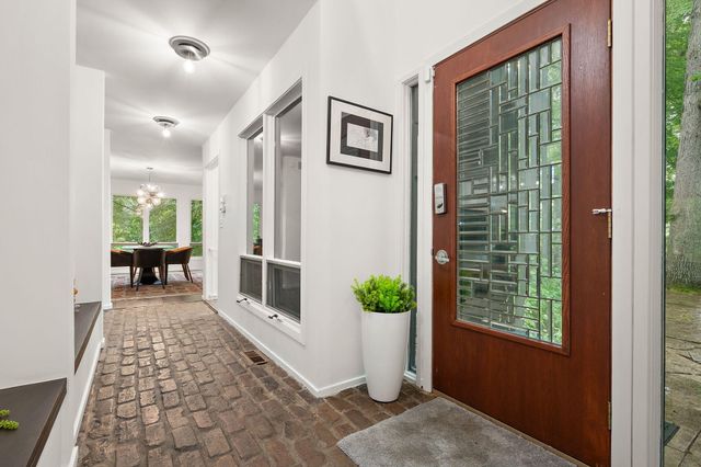 2403 Sherwood Drive, Valparaiso, IN 46385