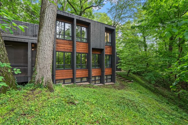 2403 Sherwood Drive, Valparaiso, IN 46385