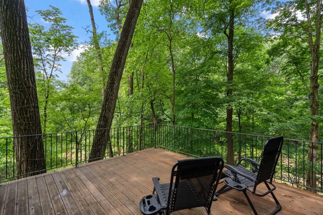 2403 Sherwood Drive, Valparaiso, IN 46385