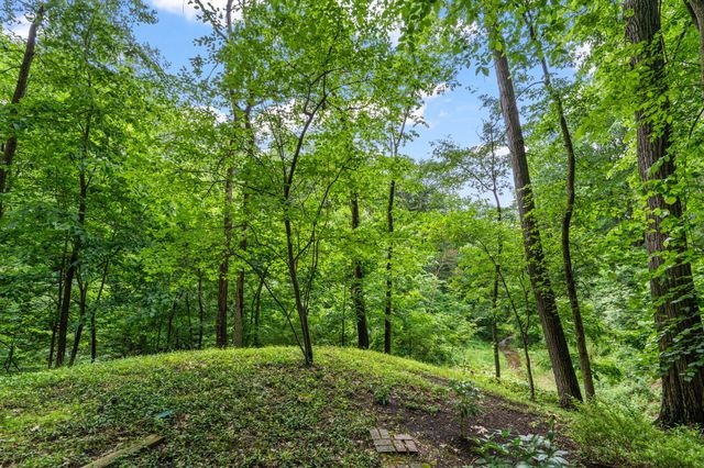 2403 Sherwood Drive, Valparaiso, IN 46385