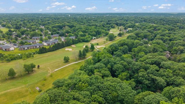 2403 Sherwood Drive, Valparaiso, IN 46385