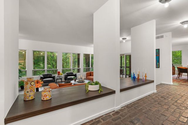 2403 Sherwood Drive, Valparaiso, IN 46385