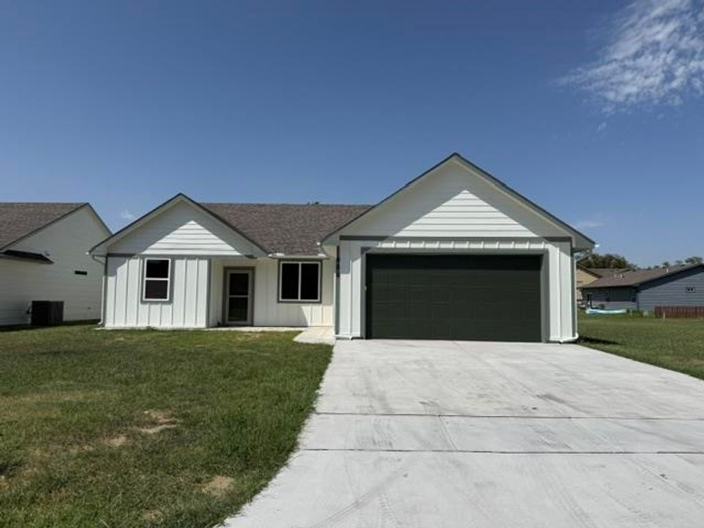 908 W 50th St S, Wichita, KS 67217