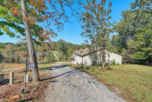 316 Woodland Cove DR, Moneta, VA 24121