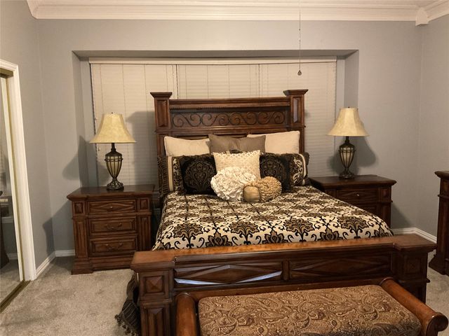 2102 Hunter Place Lane, Arlington, TX 76006