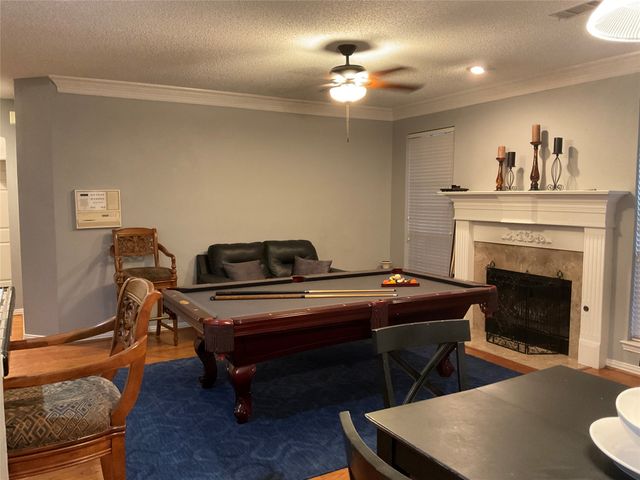 2102 Hunter Place Lane, Arlington, TX 76006