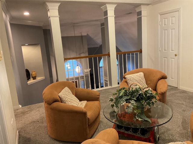 2102 Hunter Place Lane, Arlington, TX 76006