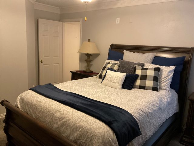 2102 Hunter Place Lane, Arlington, TX 76006