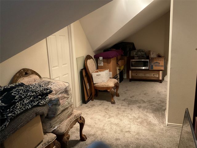 2102 Hunter Place Lane, Arlington, TX 76006