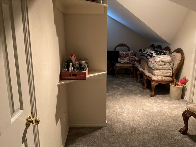 2102 Hunter Place Lane, Arlington, TX 76006