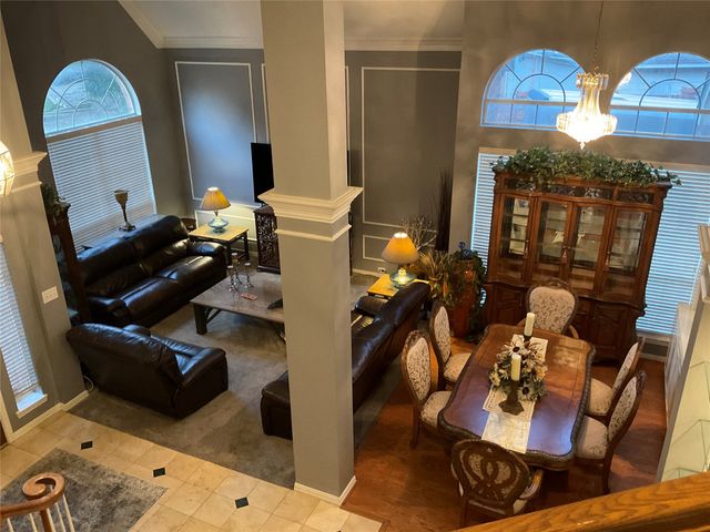 2102 Hunter Place Lane, Arlington, TX 76006