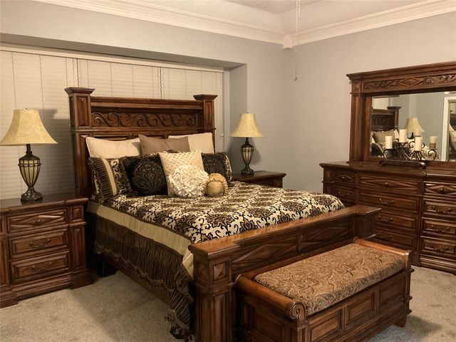 2102 Hunter Place Lane, Arlington, TX 76006