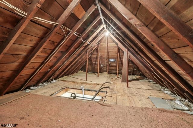 45 Marlboro Rd, Clifton City, NJ 07012