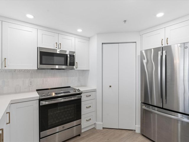 701 Brickell Key Boulevard 1201, Miami, FL 33131
