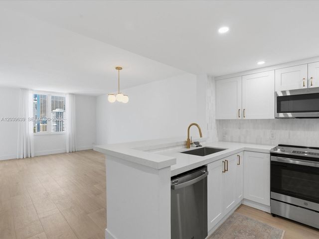 701 Brickell Key Boulevard 1201, Miami, FL 33131