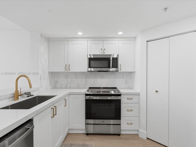 701 Brickell Key Boulevard 1201, Miami, FL 33131