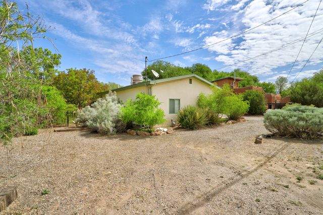 1149 Ortega Road NW, Albuquerque, NM 87114