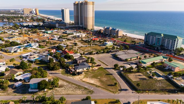 601 Granada Circle, Panama City Beach, FL 32413