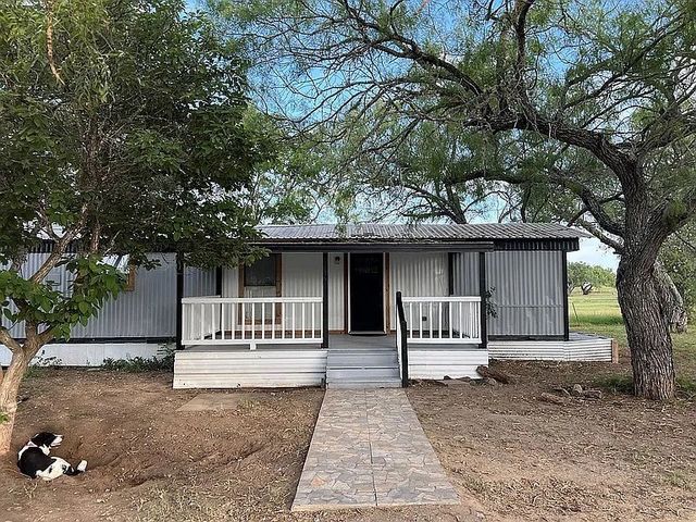 700 Lopez, George West, TX 78022