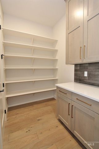 822 N Danville Ave, Eagle, ID 83616