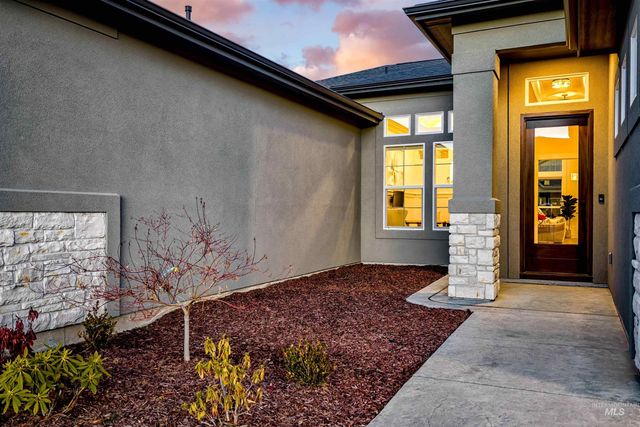 822 N Danville Ave, Eagle, ID 83616