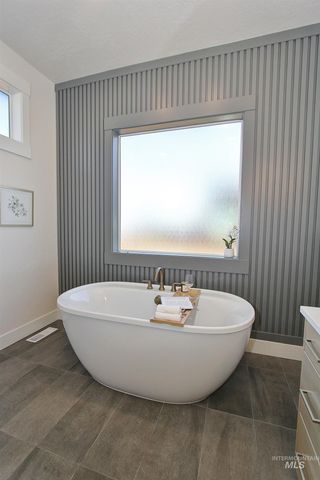 822 N Danville Ave, Eagle, ID 83616