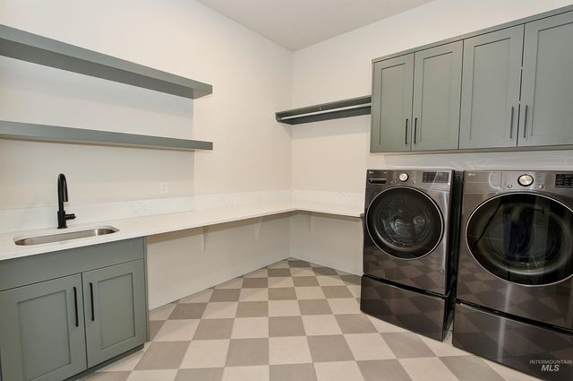 822 N Danville Ave, Eagle, ID 83616