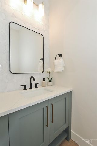 822 N Danville Ave, Eagle, ID 83616